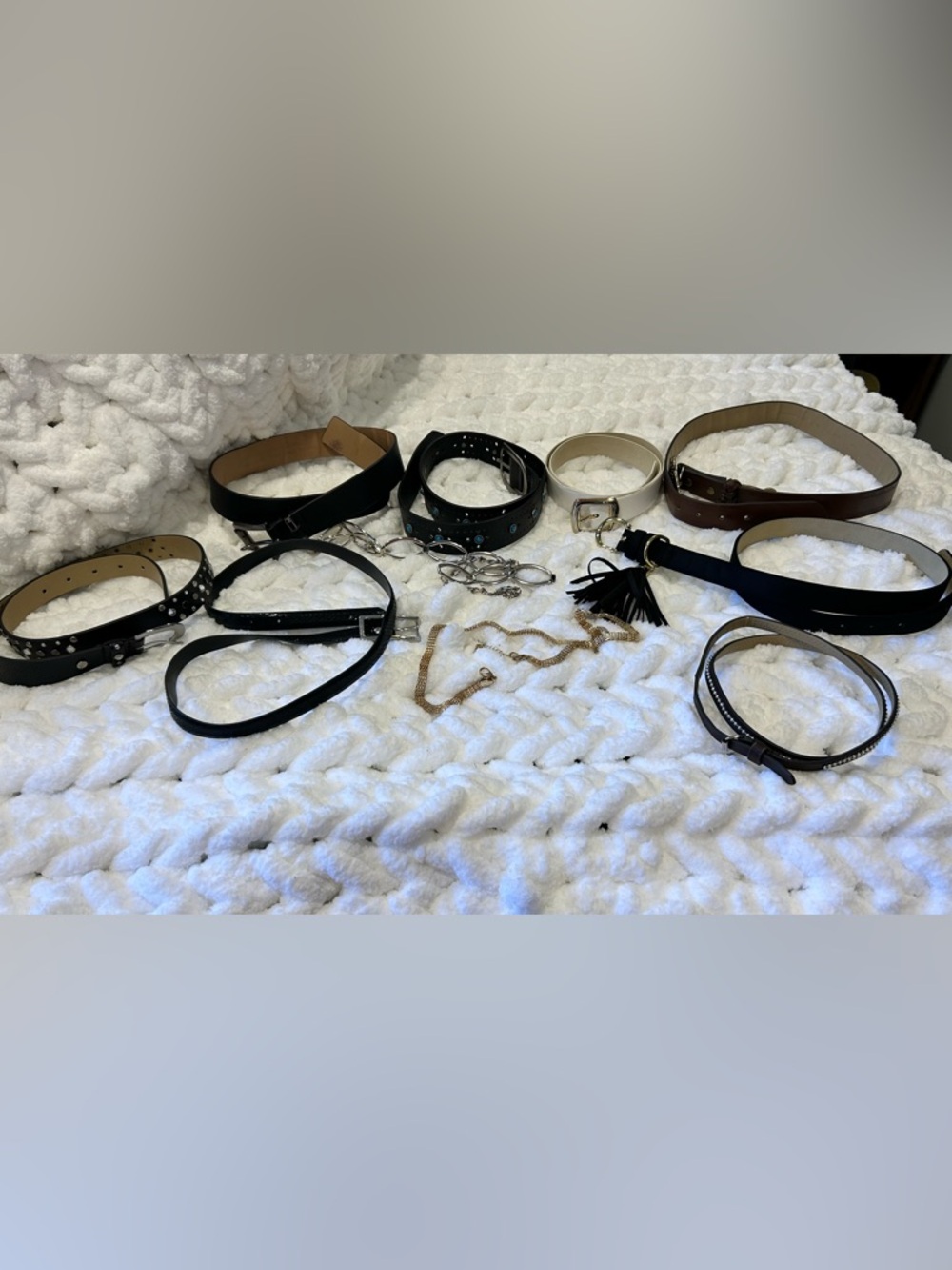 10 belts-ranging in length from 37 1/2 to 41 1/2 inches long.